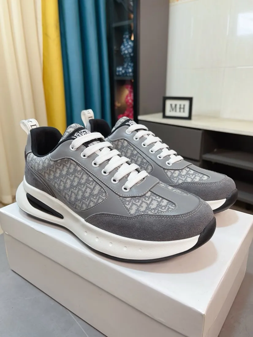 Men's men's shoes 💰440🌹🌹【Dior】Best-selling official website world premiere🔝High-end men's shoes brand official website latest series: The upper is made of imported cowhide with specially designed fabrics➕Mesh breathable lining. Make walking more convenient and comfortable! Compared with the official quality, Midea’s 1:1 replica. Create a fashionable personality to set off your uniqueness! A must-have for trendy men! Classic style. Men's sizes: 38-44.
